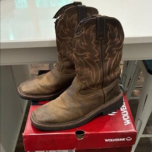 Men’s Wolverine Rancher square toe dark brown/rust color. Size 8.5